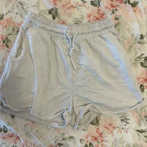 FREE WITH PURCHASE! Missguided white sweat shorts - Picture 1 of 4